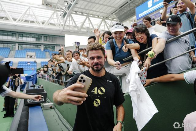 美国网球队完胜英国网球队，瓦林卡惊艳世界