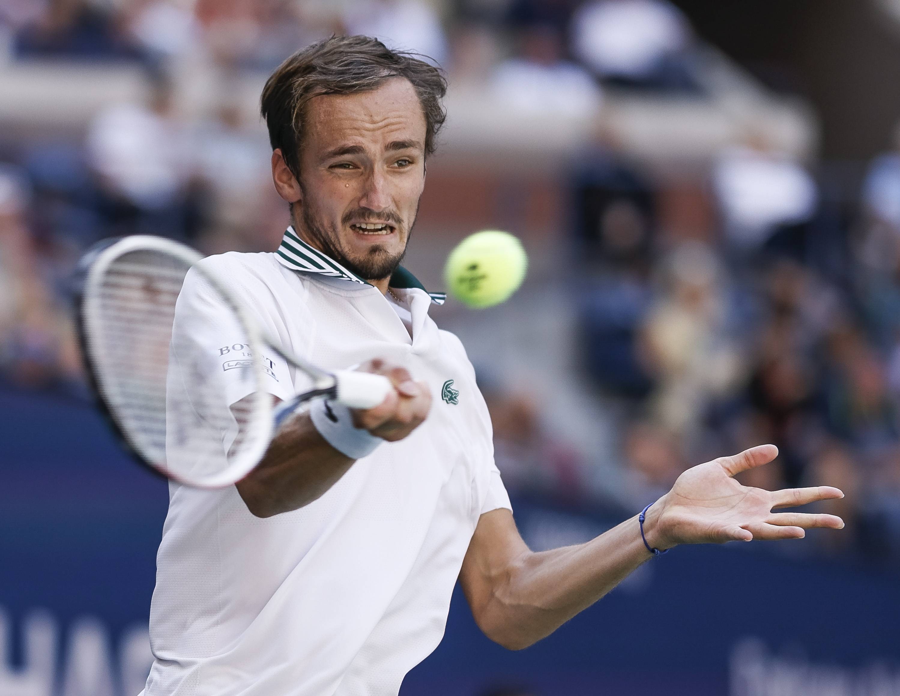 ATP总决赛力克美网，梅德韦杰夫统治全场