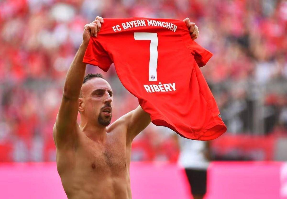 中国逆转曼联,穆勒点燃赛场 中国逆转曼联,穆勒点燃赛场