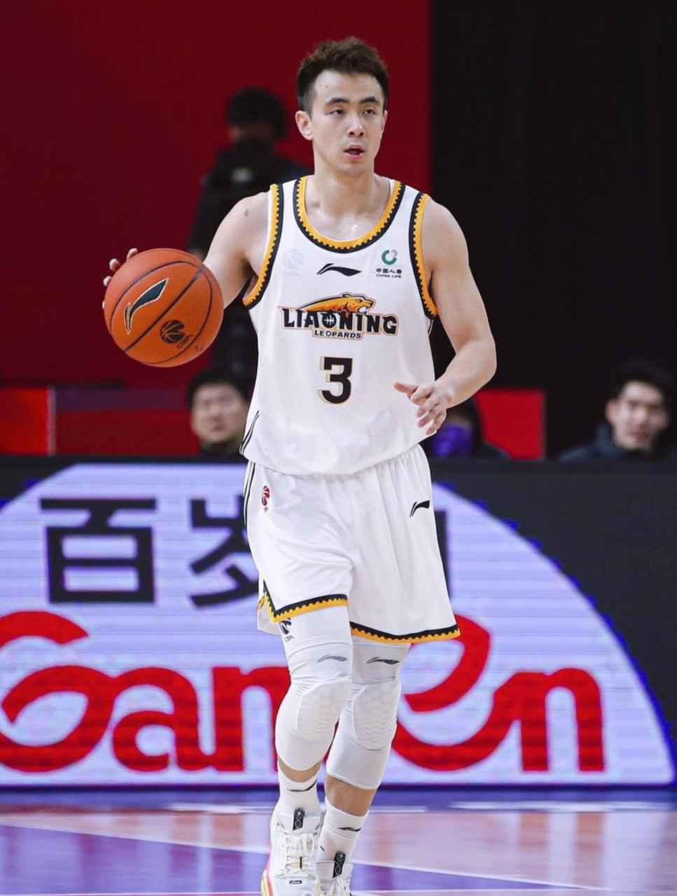 雄鹿碾压热火，赵继伟状态火热