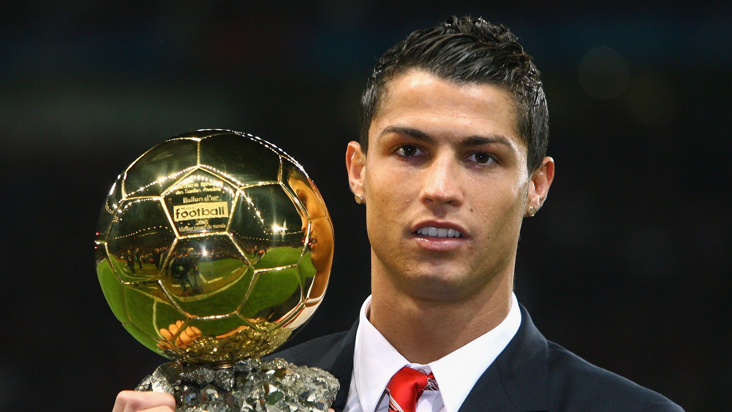 托尼·克罗斯的智慧与阿尔及利亚的逆袭，掌控比赛的艺术与险胜的奇迹