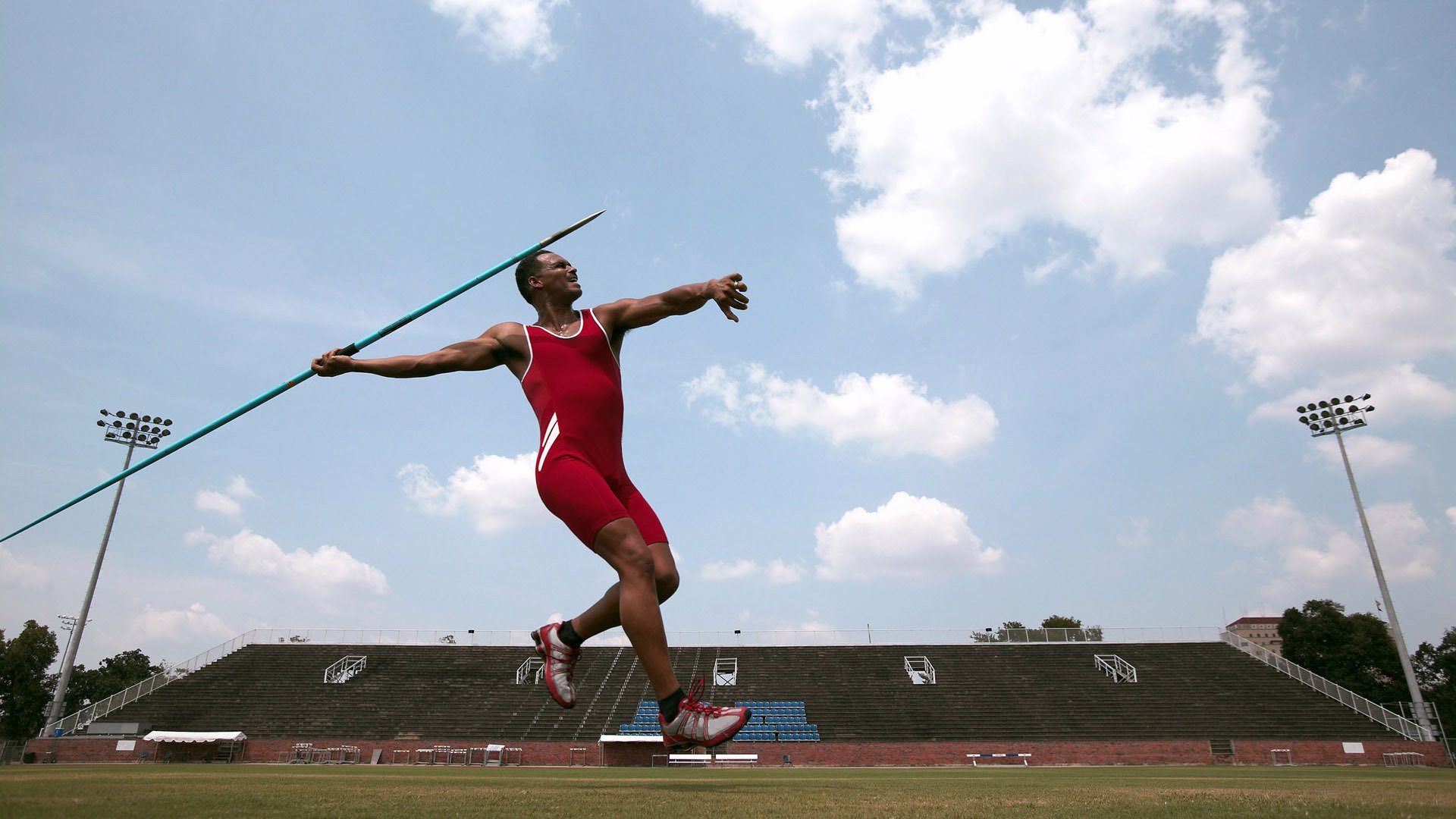 马克西教科书级表现引领胜利，老鹰展翅粉碎活塞显统治力